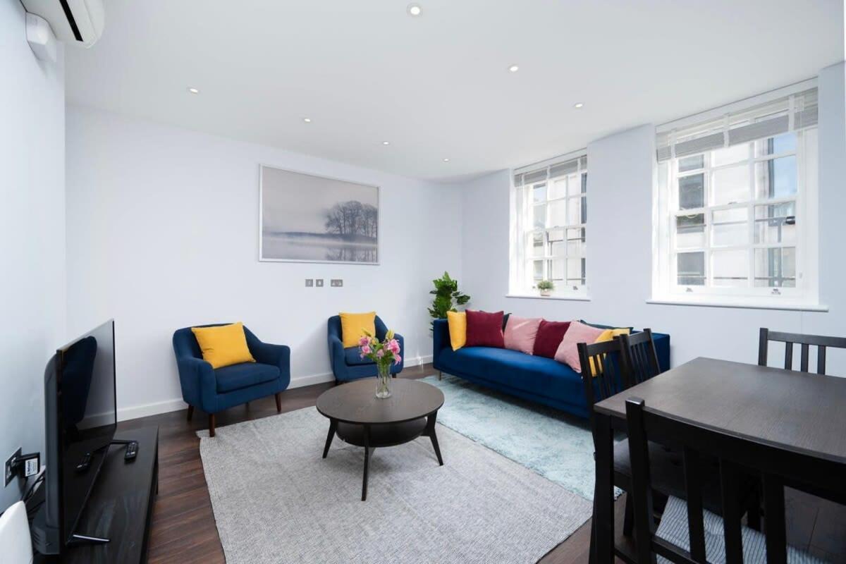 Stylish 3Br Flat In The Heart Of Soho London Apartment Bagian luar foto