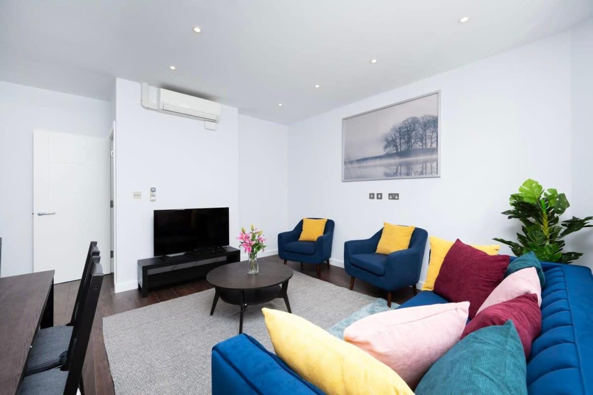 Stylish 3Br Flat In The Heart Of Soho London Apartment Bagian luar foto